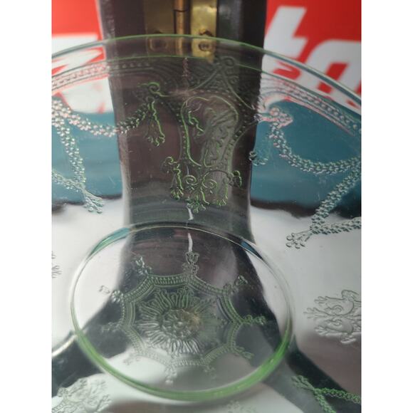 Uranium Glass Plates 2 Ultra Rare Victorian Flower Sailor Wheel Like Design Glow - Picture 7 of 8